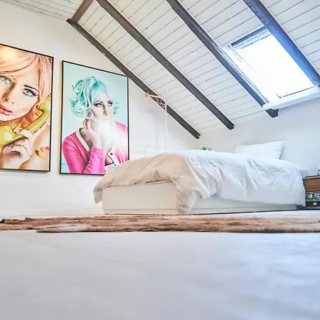 Апартаменти Cozy Artist Loft